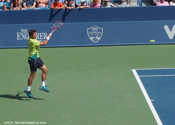 Stan Wawrinka Federer match semifinal Cincinnati photos pictures images forehand yellow black kit 2012