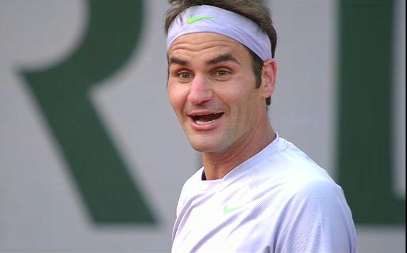Roger-amused-surprise-Devarrman-match-RG-2013.jpg